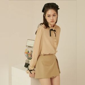 VTG | Live From NY Frill Neck Pleated Shoulder Tie Ribbon Long Sleeve Blouse